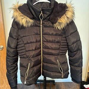 Women's Black Puffer Jacket with Faux Fur Trim